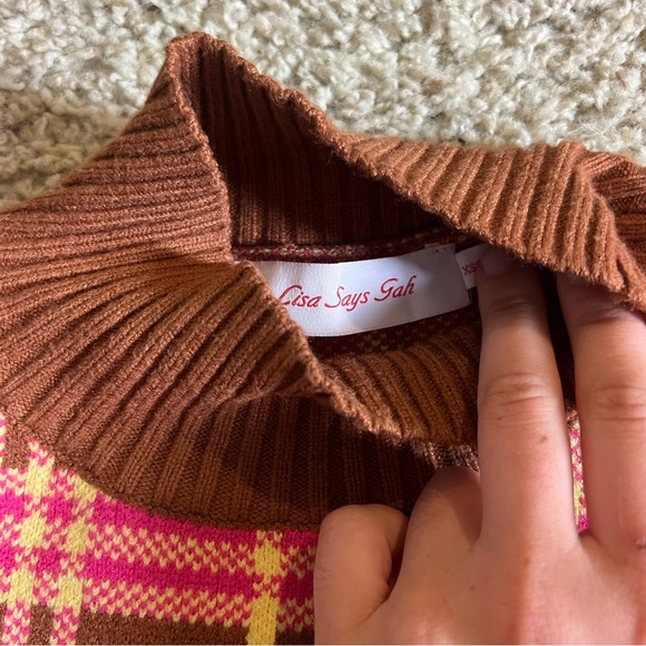 Lisa says Gah plaid print sweater - Picture 6 of 8